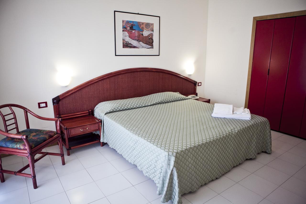 Futura Style Helios Hotel Noto Eksteriør billede