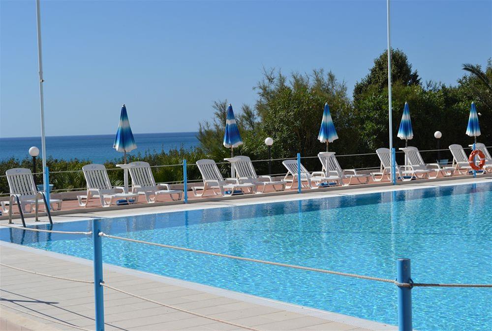 Futura Style Helios Hotel Noto Eksteriør billede